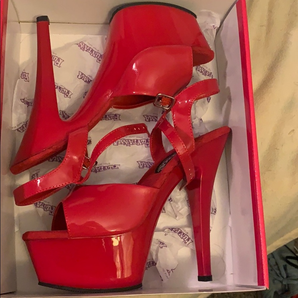 Red heels size 8